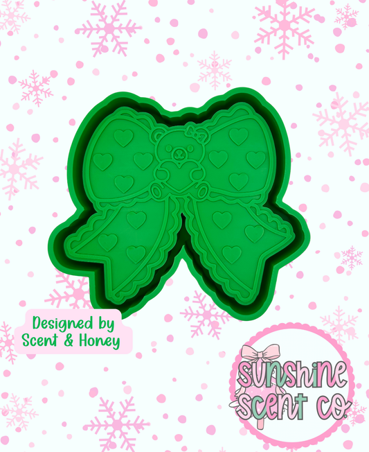 Bear holding Heart Bow Freshie Mold