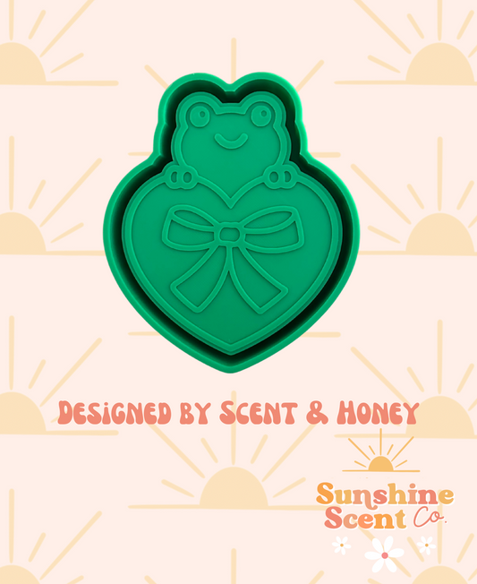 Peeking Frog over Heart Bow Freshie Mold