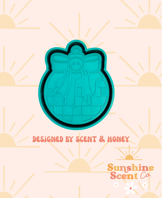 Checkered Ornament with Happy Bow Freshie Mold