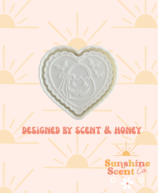 Jack O’Lantern Lace Heart Freshie Mold